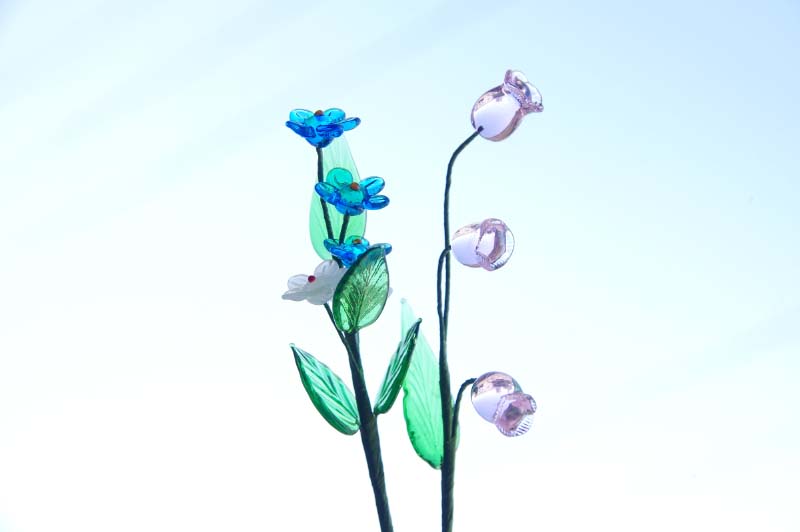 多色ガラス製花と葉の装飾オブジェクト PLAY DESIGN PLAY - ARTIFICIAL