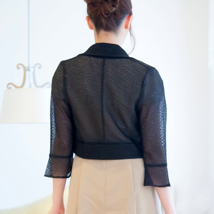 ストールを羽織っているようなデザインボレロ