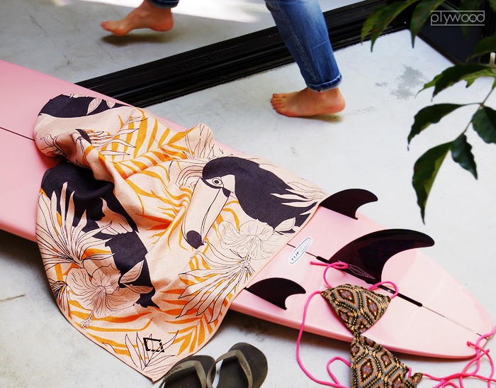 未使用 NOMADIX タオルブランケット 大判マルチタオル 赤 グレー ビーチ NOMADIX ビーチタオル THE NOMADIX TOWEL ノマディックス タオル 72