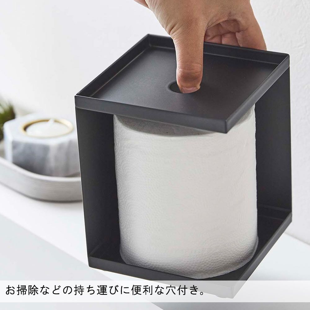 お掃除などの持ち運びに便利な穴付き。