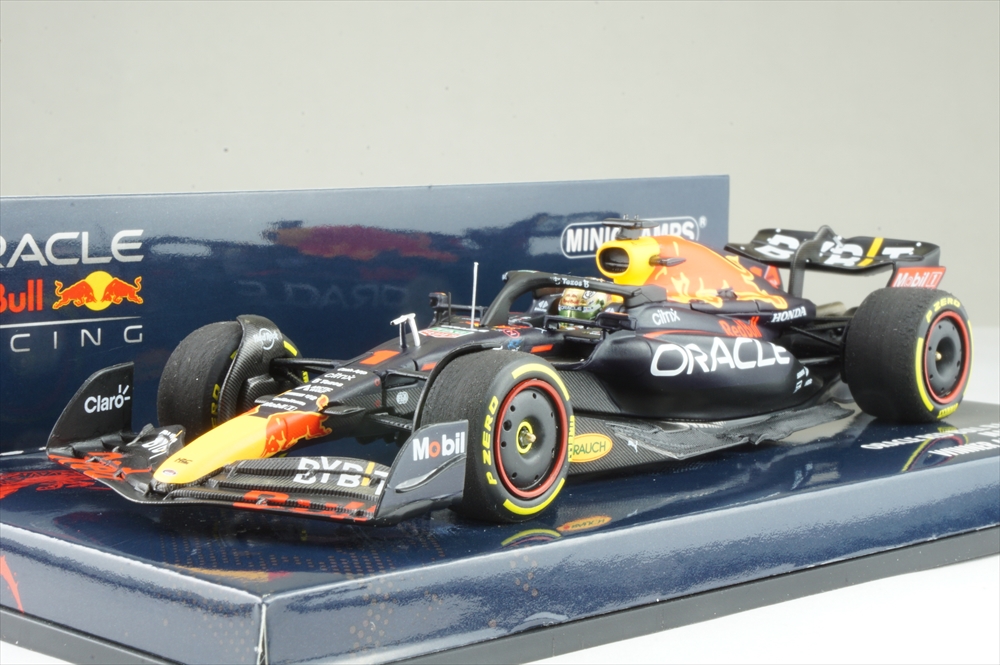 ミニチャンプス 1/43 レッドブル RB18 No.1 2022 F1 アブダビGP ウィナー M.フェルスタッペン 完成品ミニカー 417222201