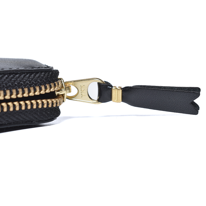 COMME des GARCONS ZIP WALLET COLOUR PLAIN BLACK