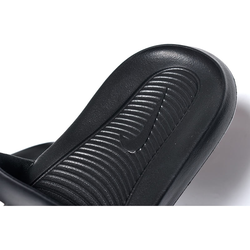 NIKE 日本未発売 SB BENASSI VICTORI ONE SLIDE ”BLACK” ナイキ
