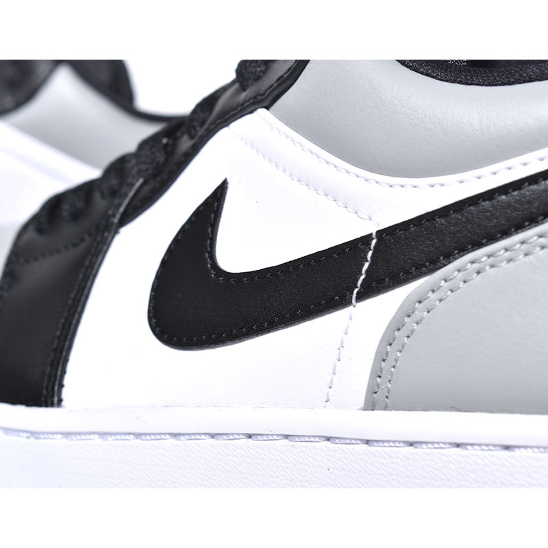 NIKE AIR JORDAN 1 LOW 