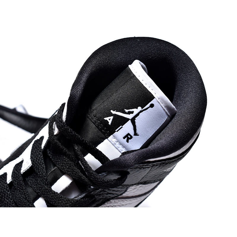 NIKE WMNS AIR JORDAN 1 MID SE 
