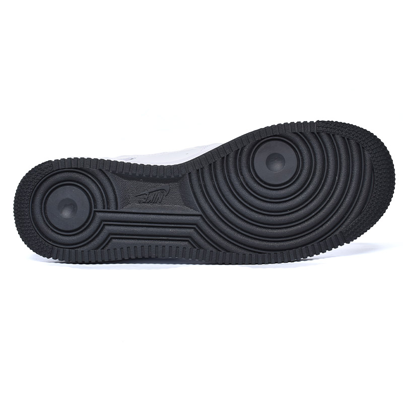 NIKE 日本未発売 AIR FORCE 1 '07 NIKE 日本未発売 AIR FORCE 1 '07