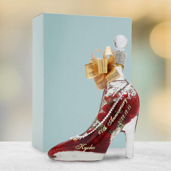 名入れのガラスの靴（プリザーブドフラワー ハーバリウム プレゼント 彼女 誕生日 結婚 プロポーズ 記念日 妻 フラワーギフト シンデレラ 還暦祝い 花）  :033-110008:誕生日プレゼント・ネット 通販 