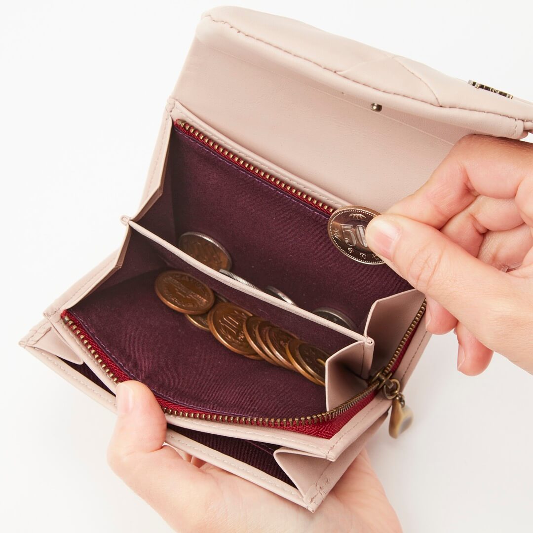 メリクリセール！Shilla シビラ　ベージュ 二つ折り財布　新品箱付 Sybilla（シビラ） 二つ折り財布 インビシブレ 5470570 : PRINCESSBAG