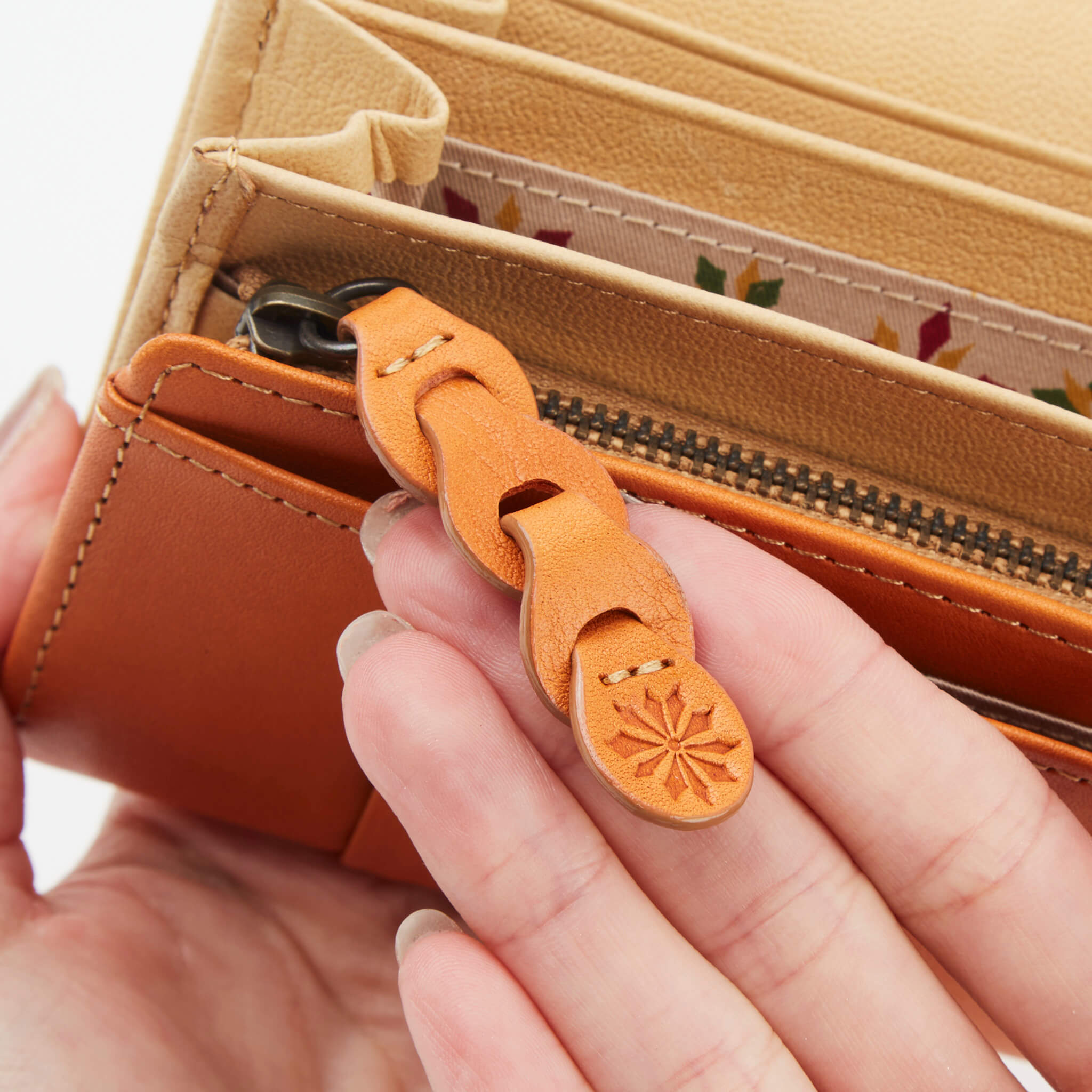 BONIA 財布 ベージュとオレンジ genten（ゲンテン） 3年保証＋ケアセット付 TOSCA トスカ がま口長財布