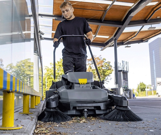 ケルヒャー（KARCHER） 業務用 手押し式スイーパー バッテリー＆充電器