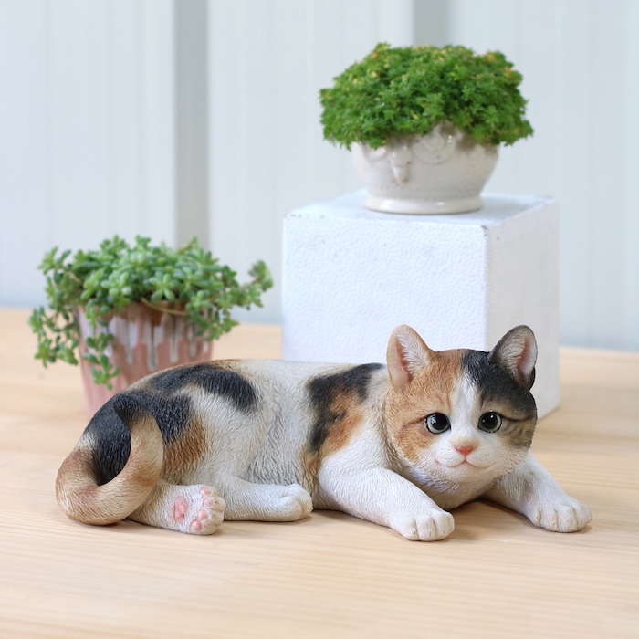 猫 置物 リアル 三毛猫（インテリア雑貨） | 家具、インテリア の商品