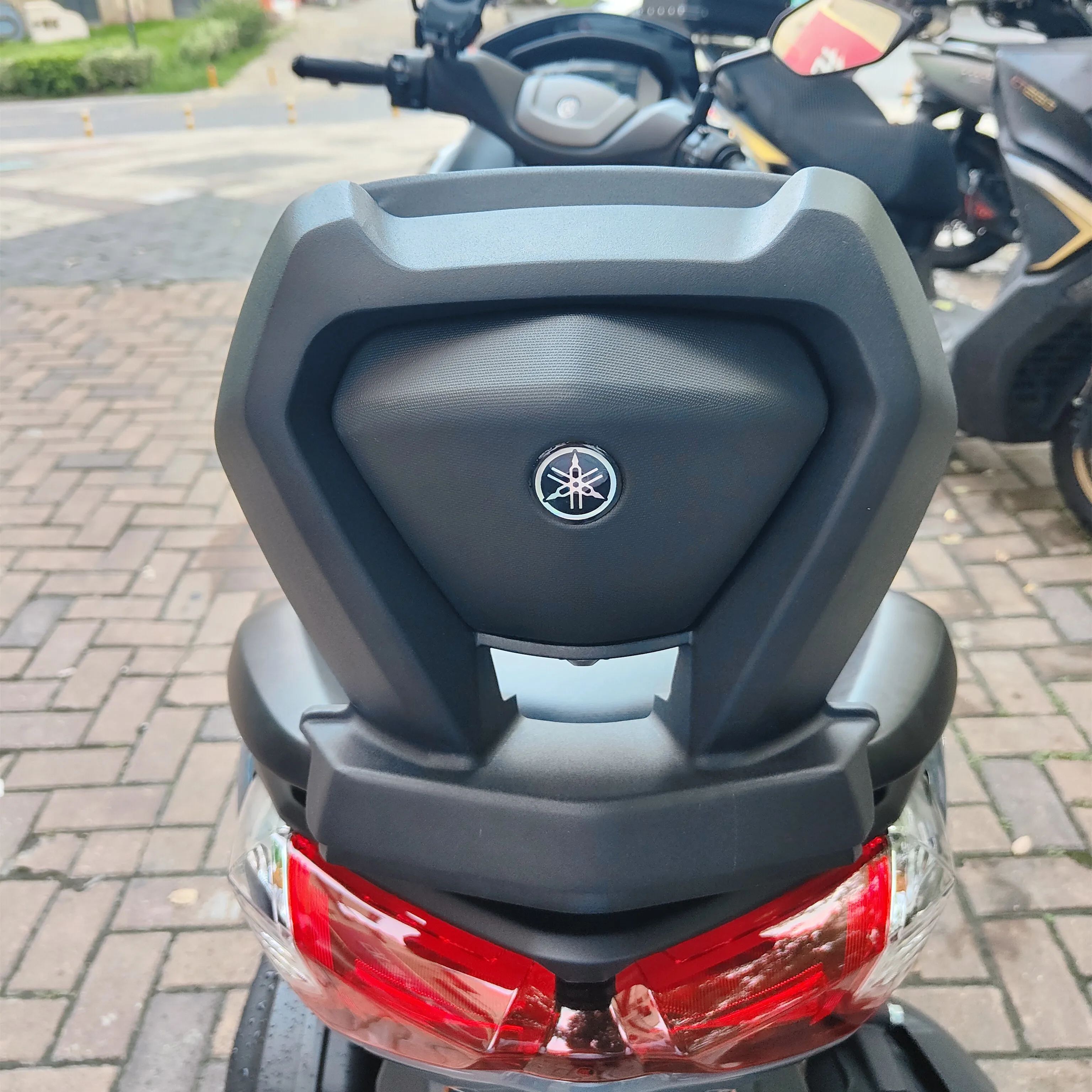 並行輸入品カスタムバイクスペアパーツ 新型NMAX 2025 2024 バック