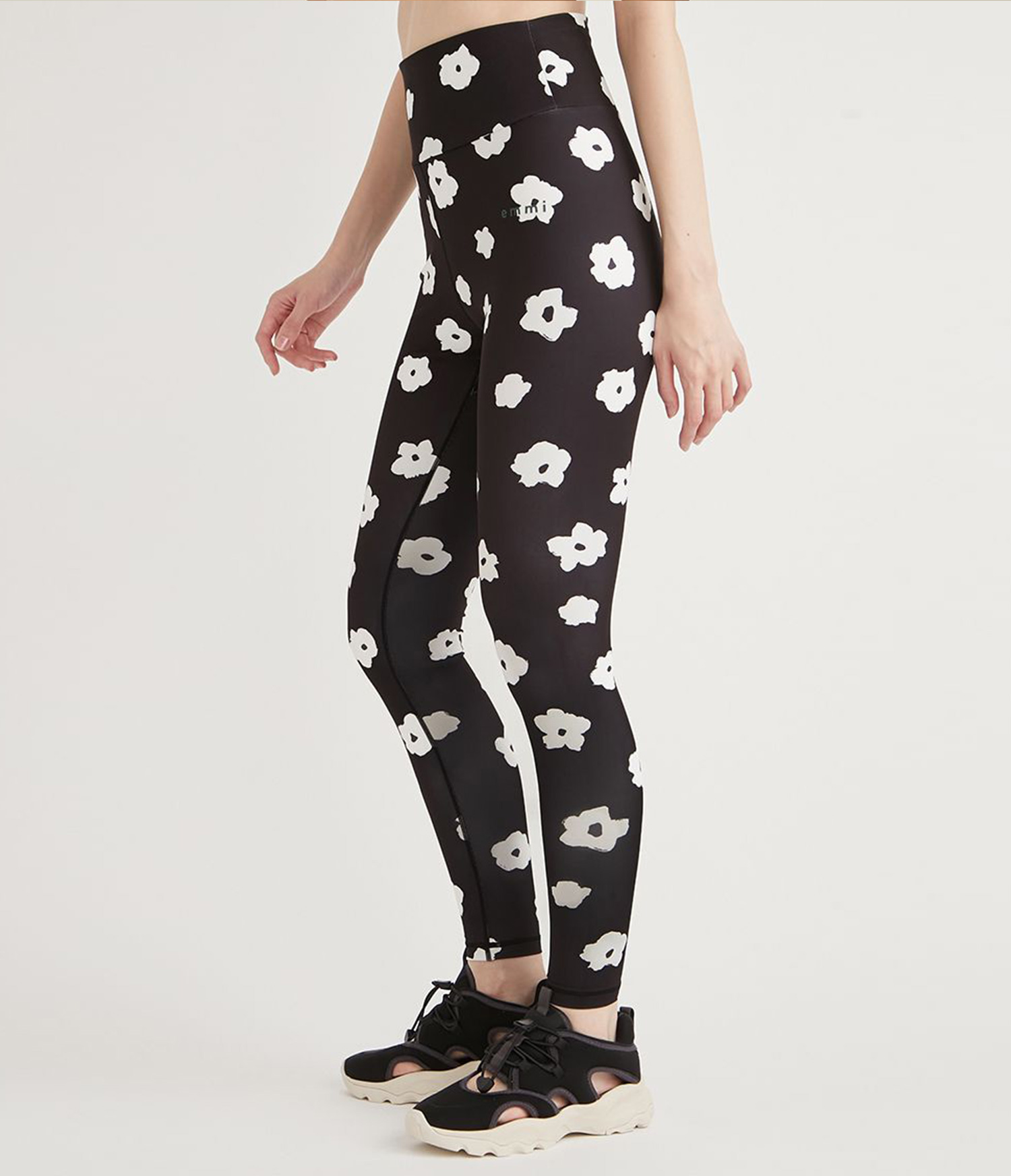 美品◯emmi yoga◯ヨガウェア◯上下セット◯花柄◯ピラティス