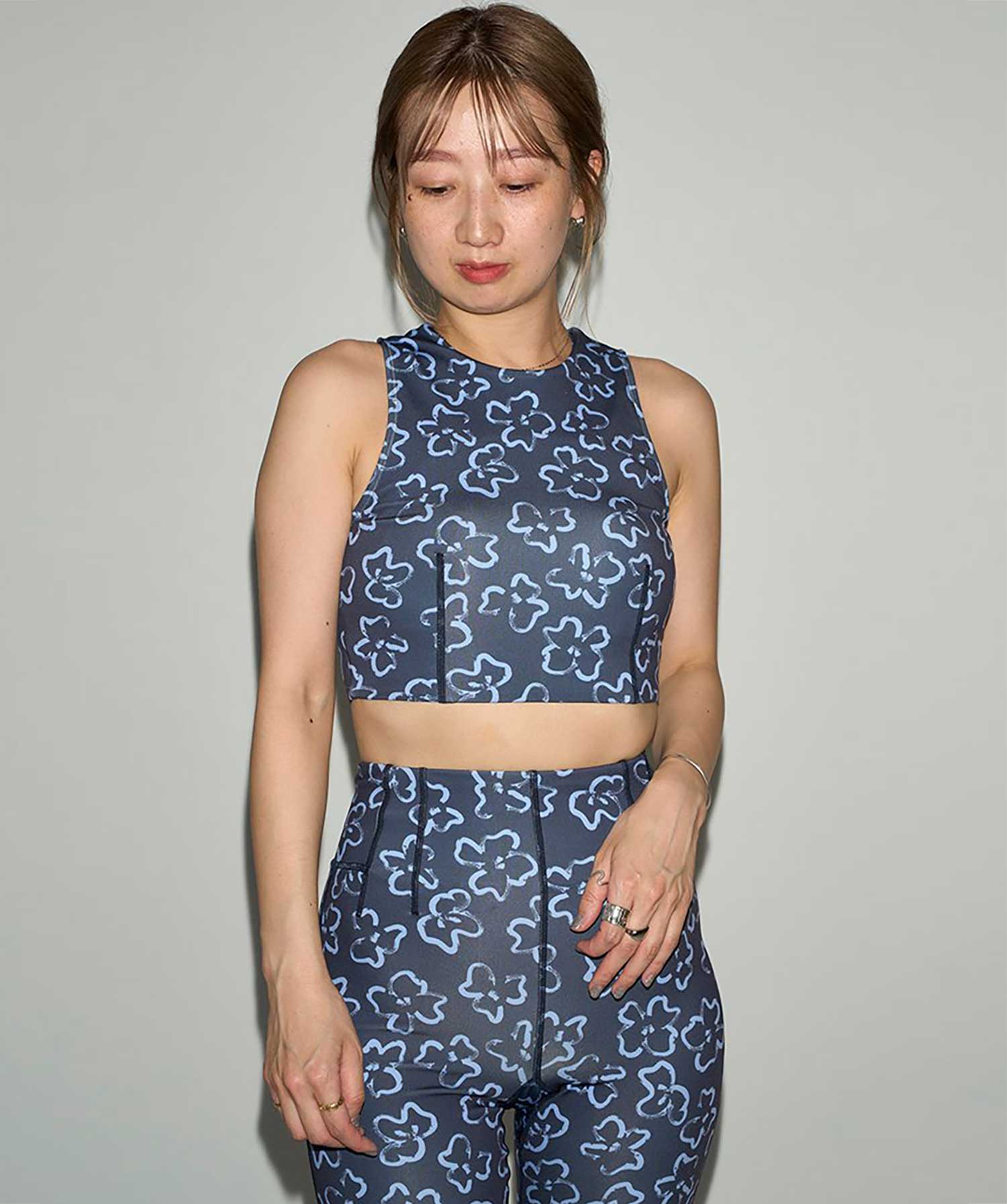 emmi yoga（エミヨガ） ラスト1点 ヨガウェア ヨガトップス エミ emmi