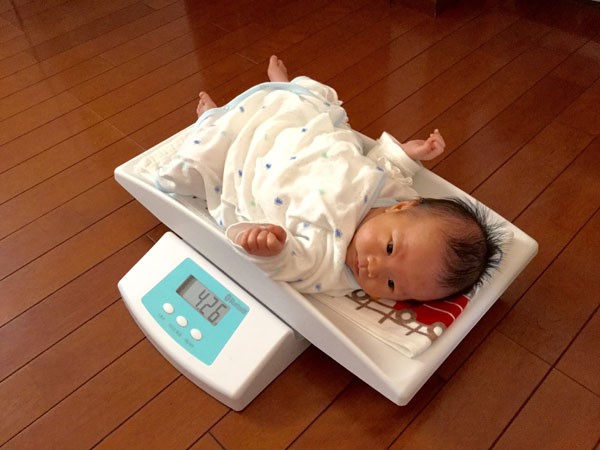 赤ちゃん用体重計