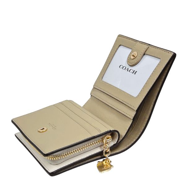 COACH（コーチ） 国内発送 財布 レディース 折り財布 ストロベリー