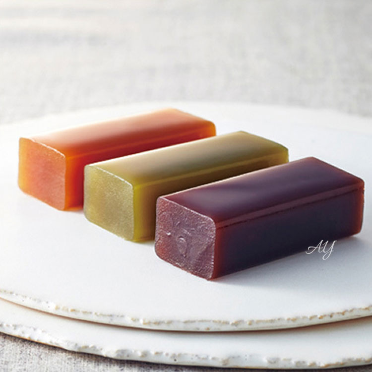 とらや 【送料無料】お菓子 ギフトとらや 虎屋 小形羊羹 24本入お菓子
