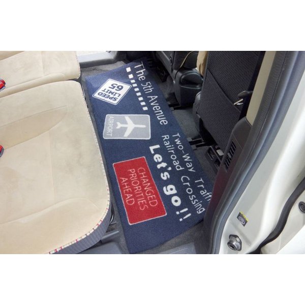 決算特価商品 カーマット フロアマット 車用 車 おしゃれ 軽自動車 汎用 カー用品 車用品 リアマット ゴム マット リア 汎用マット 2列目 かわいい Trevocomunicacao Com Br