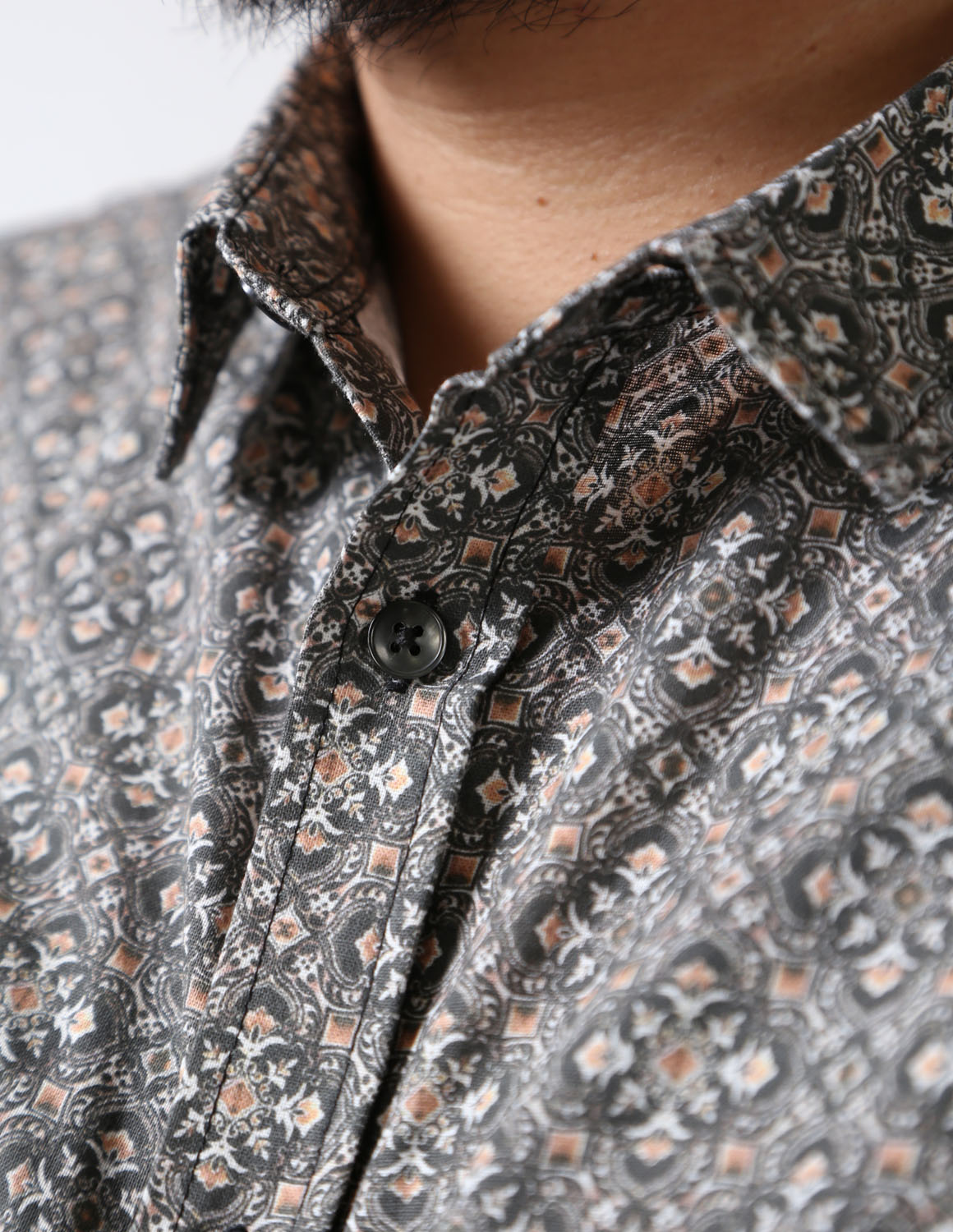 大きいサイズ 長袖シャツ カジュアルシャツ メンズ  QZILLA 白鯨 Retrogram 幾何学パターン 2L 3L 4L 5L カジュアル 春 秋 冬 2025AW |  | 18