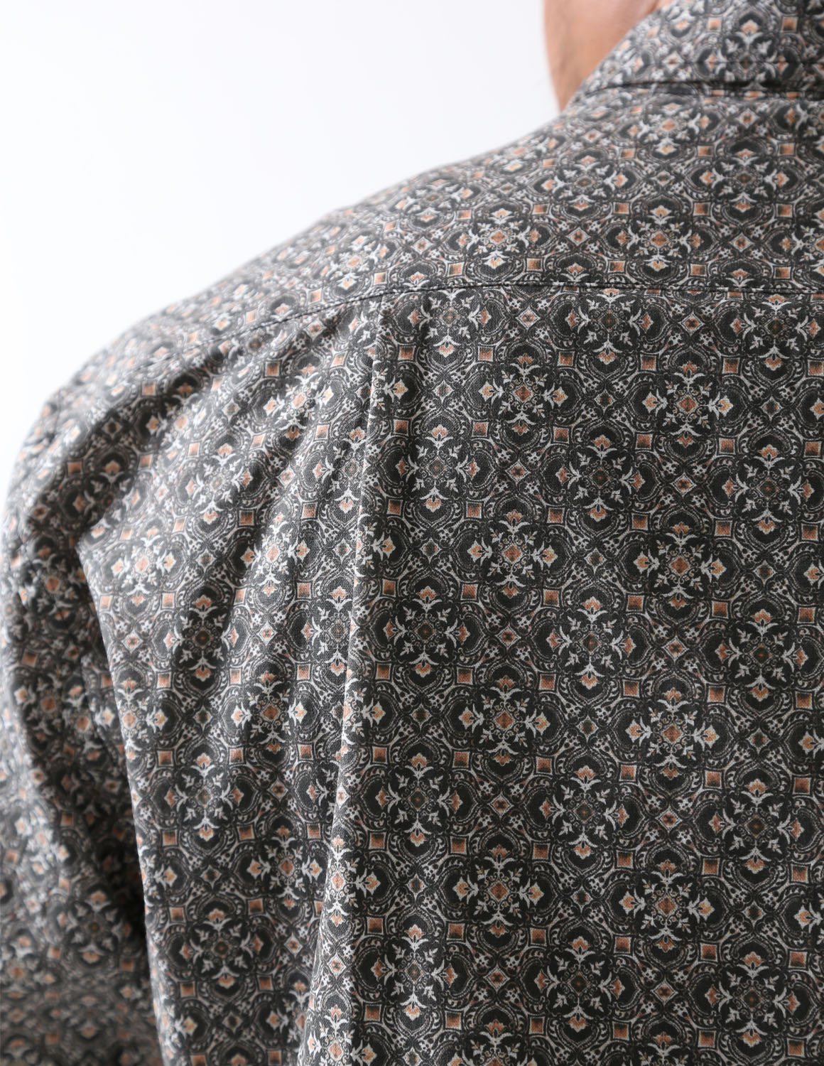 大きいサイズ 長袖シャツ カジュアルシャツ メンズ  QZILLA 白鯨 Retrogram 幾何学パターン 2L 3L 4L 5L カジュアル 春 秋 冬 2025AW |  | 20