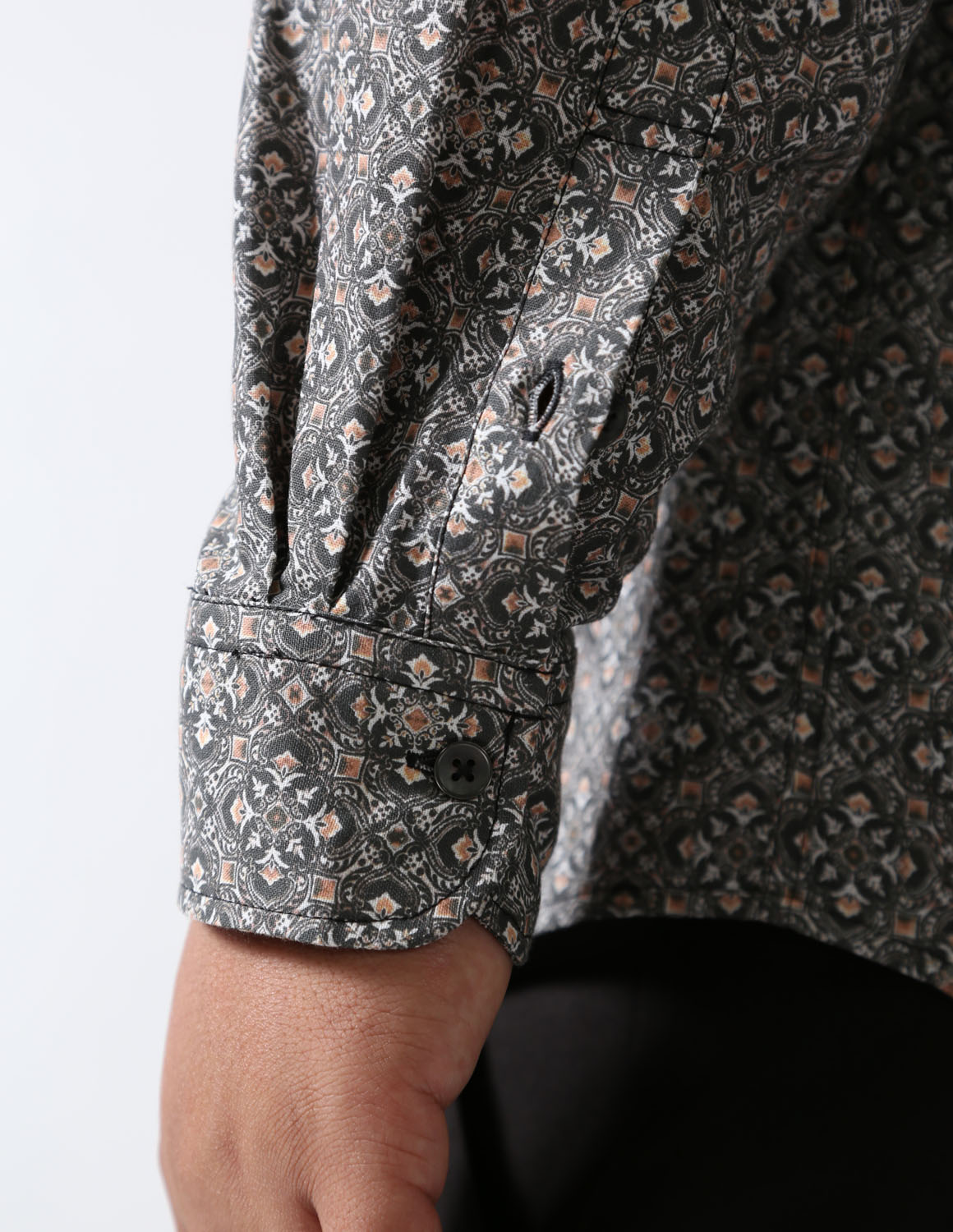 大きいサイズ 長袖シャツ カジュアルシャツ メンズ  QZILLA 白鯨 Retrogram 幾何学パターン 2L 3L 4L 5L カジュアル 春 秋 冬 2025AW |  | 21