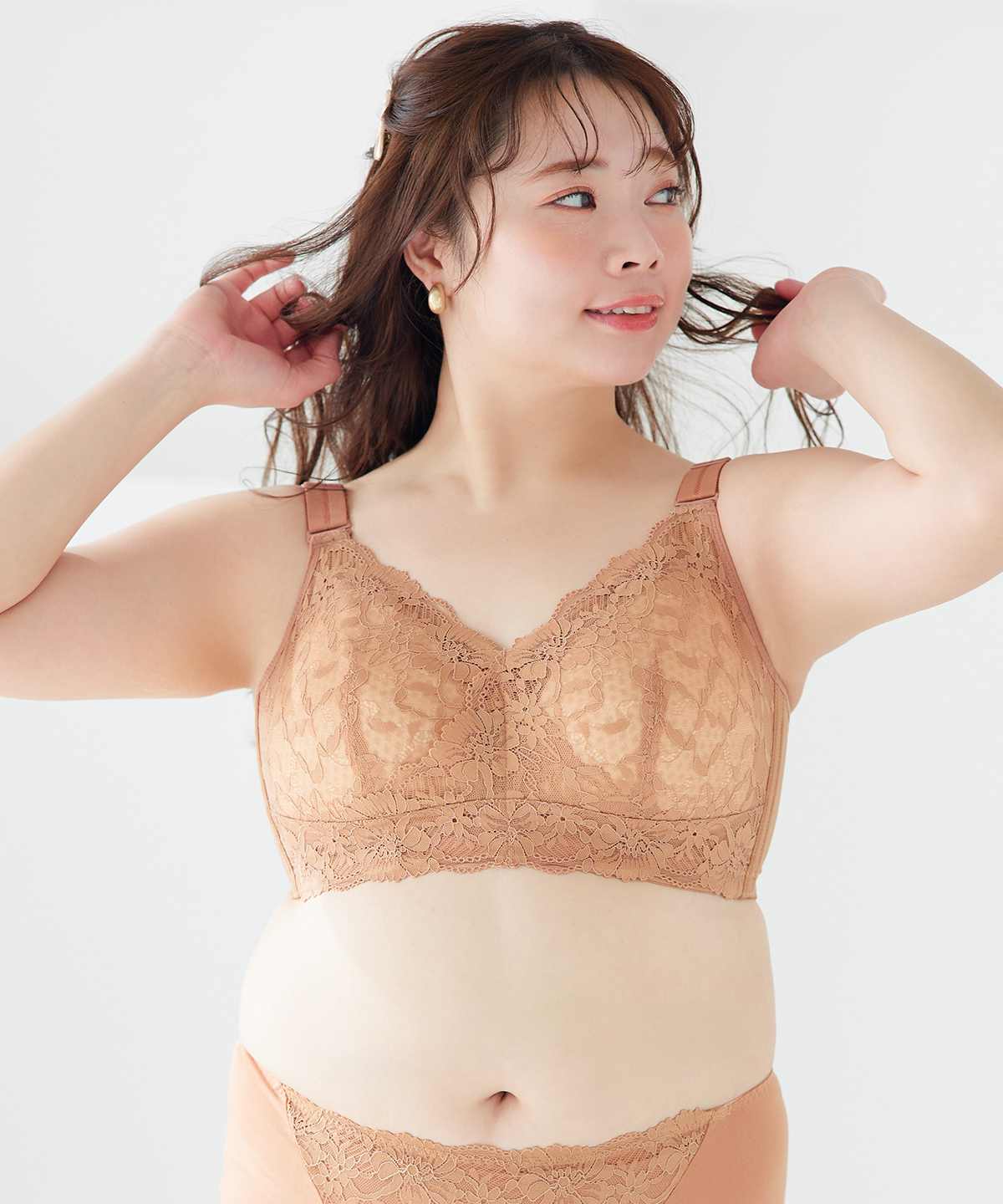 【半額】ブラジャー ノンワイヤーブラ ナイトブラ 昼夜兼用 胸を小さく見せるブラ クラッシィワイヤレスブラ ボタニカルレース ラディアンヌ |  | 02