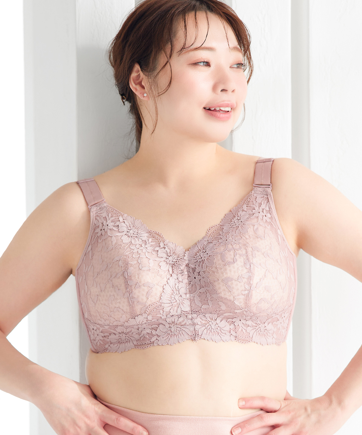 【半額】ブラジャー ノンワイヤーブラ ナイトブラ 昼夜兼用 胸を小さく見せるブラ クラッシィワイヤレスブラ ボタニカルレース ラディアンヌ |  | 05