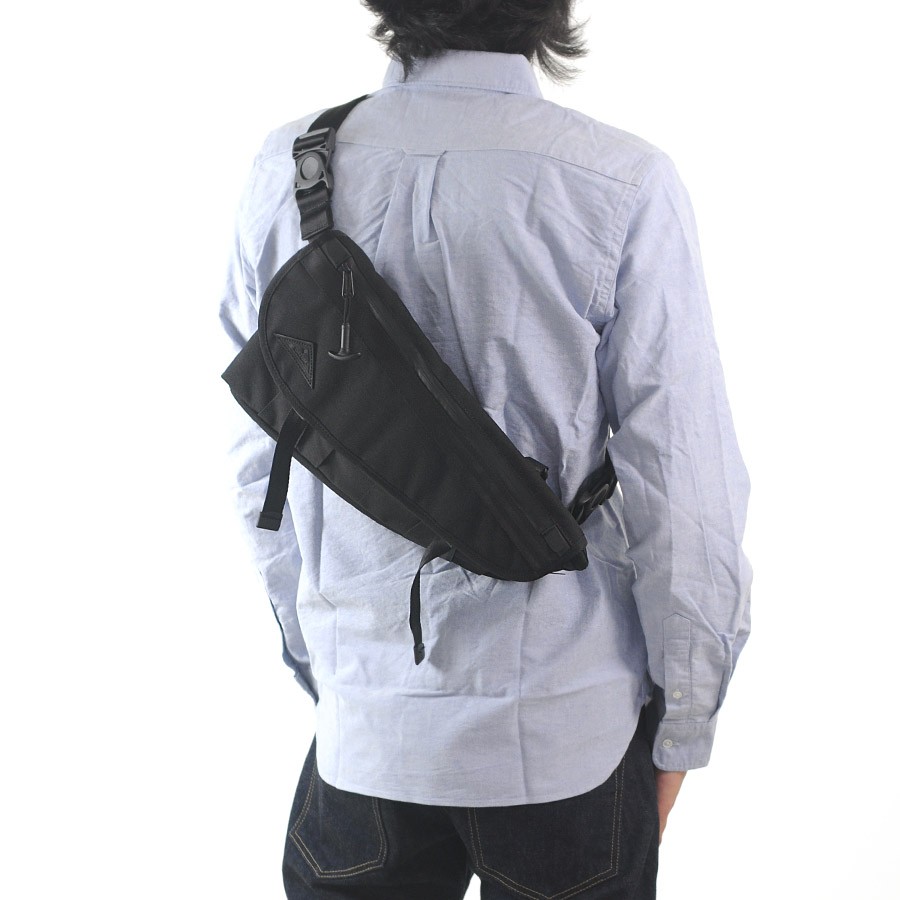 値段が激安 新品定価10450円 DATUM TREKNOS URBAN SLING バッグ 