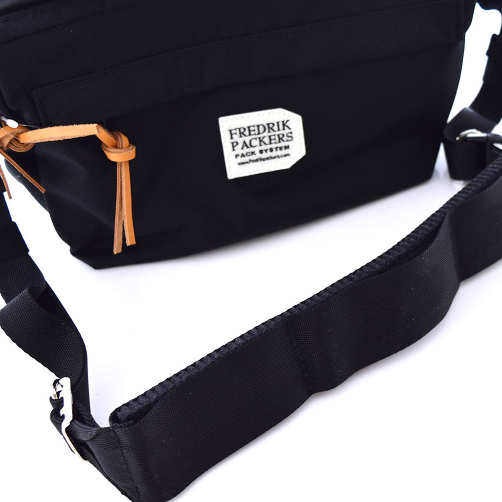【タグ有ほぼ未使用】フレドリックパッカーズ☆ショルダーバッグ☆ファニーパック FREDRIK PACKERS フレドリックパッカーズ ショルダーバッグ 500D
