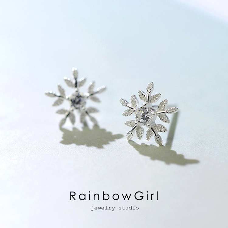 クリスマスプレゼント ピアス レディース 雪の結晶 SNOW お花 満点の