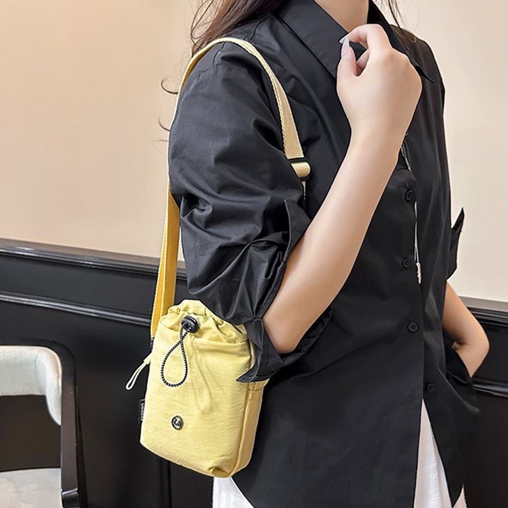 ペットボトルカバー スマホポーチ ショルダーバッグ サコッシュ キーケース ペットボトルカバー スマホポーチ ショルダーバッグ サコッシュ キー