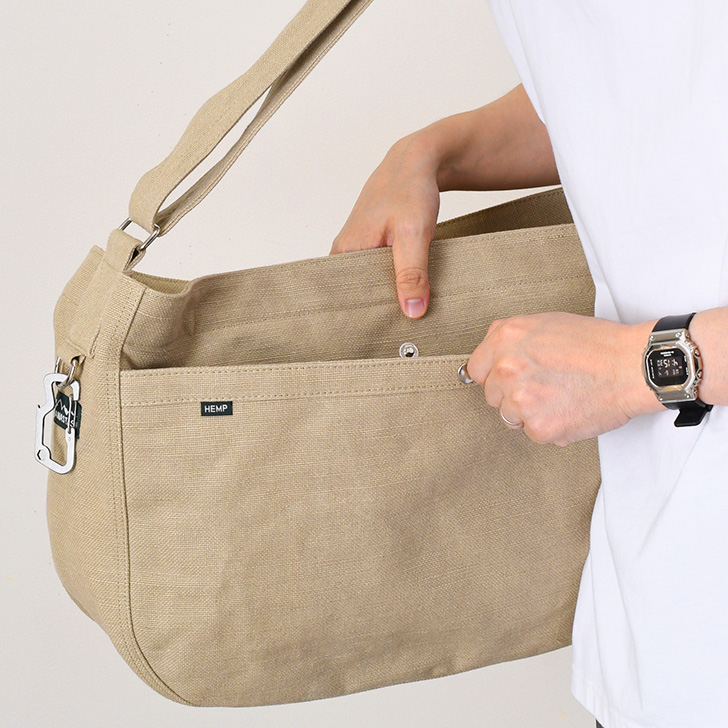 MANASTASH（マナスタッシュ） ニュースペーパーバッグ 20L ショルダー