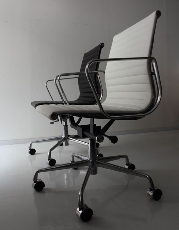 HermanMiller ハーマンミラー イームズ アルミナムチェア