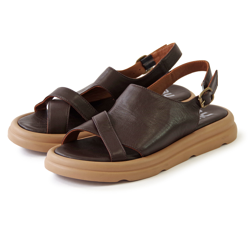 【BUENO SHOES ブエノシューズ】 クロスデザインサンダル 【A2605】厚底 バックストラップ フラット 本革 ブラックの画像