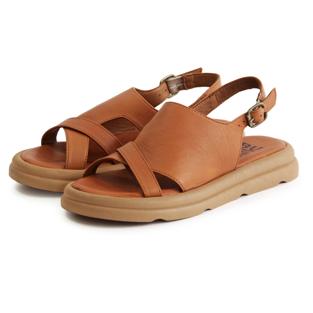 【BUENO SHOES ブエノシューズ】 クロスデザインサンダル 【A2605】厚底 バックストラップ フラット 本革 ブラックの画像