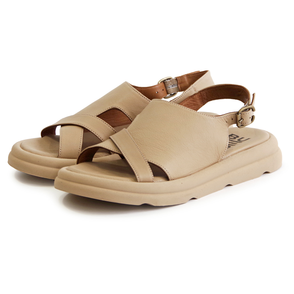 【BUENO SHOES ブエノシューズ】 クロスデザインサンダル 【A2605】厚底 バックストラップ フラット 本革 ブラックの画像