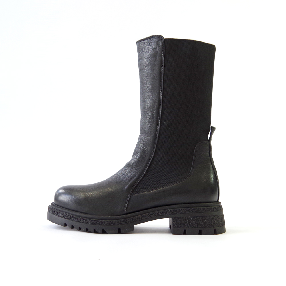 2026年1月購入　未使用に近い　Bueno サイドゴアブーツ 黒 23.5 楽天市場】BUENO SHOES ブエノシューズ バックゴア ミドルブーツ