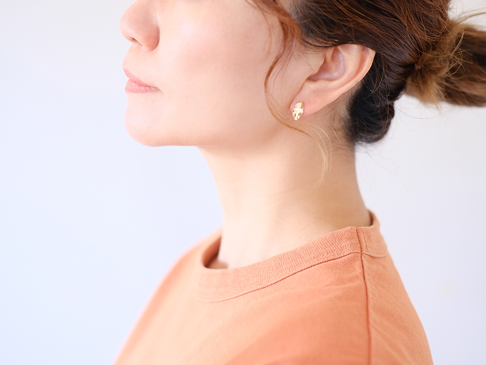 K18 ホオノキ ピアス レディース K18ピアス 18k 18金 ゴールド 歪み