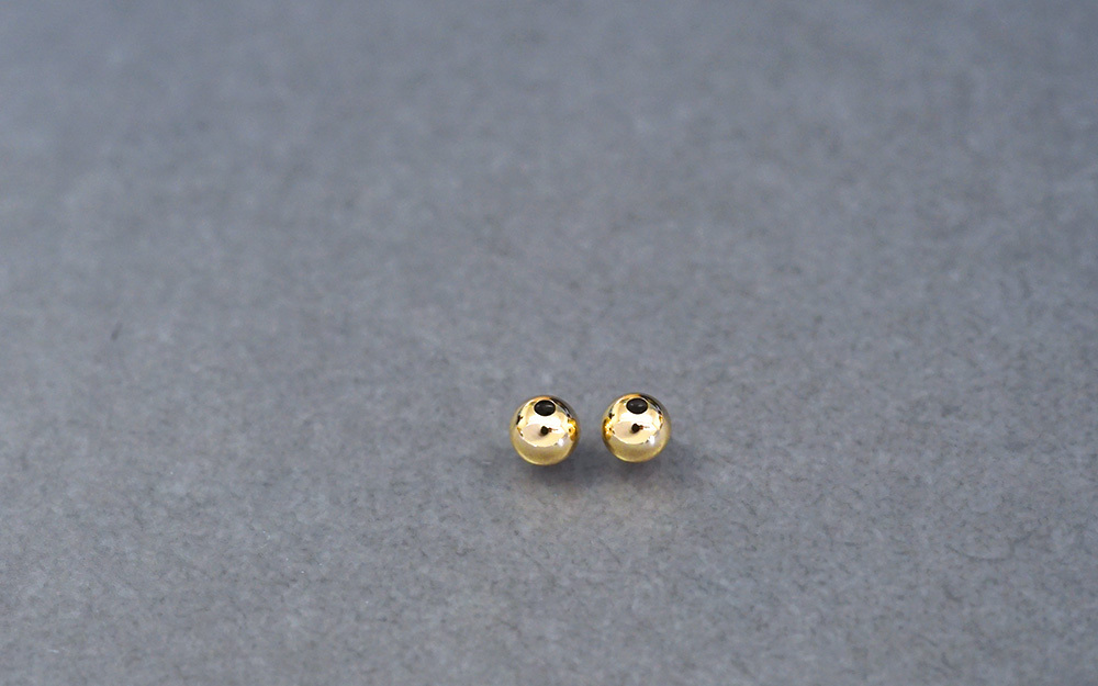 K18 ボールピアスキャッチ 5mm 貫通タイプ 丸玉 K18ボールピアス