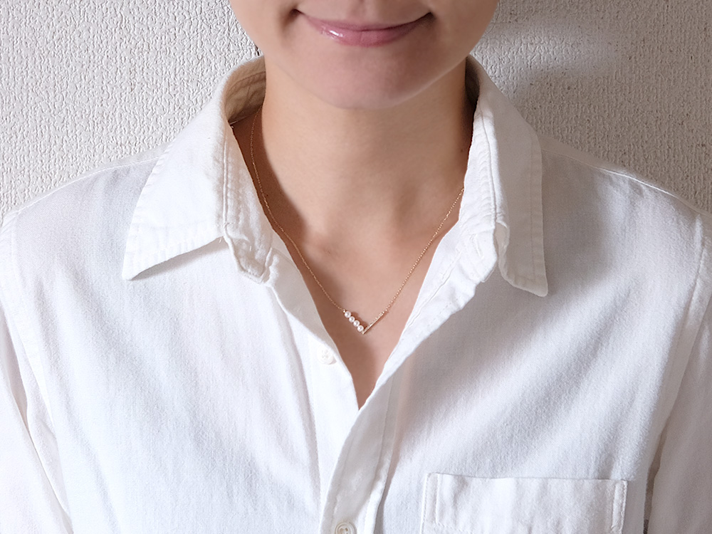 K18 ニンバス ネックレス V字に象られたアコヤパールとダイヤモンド