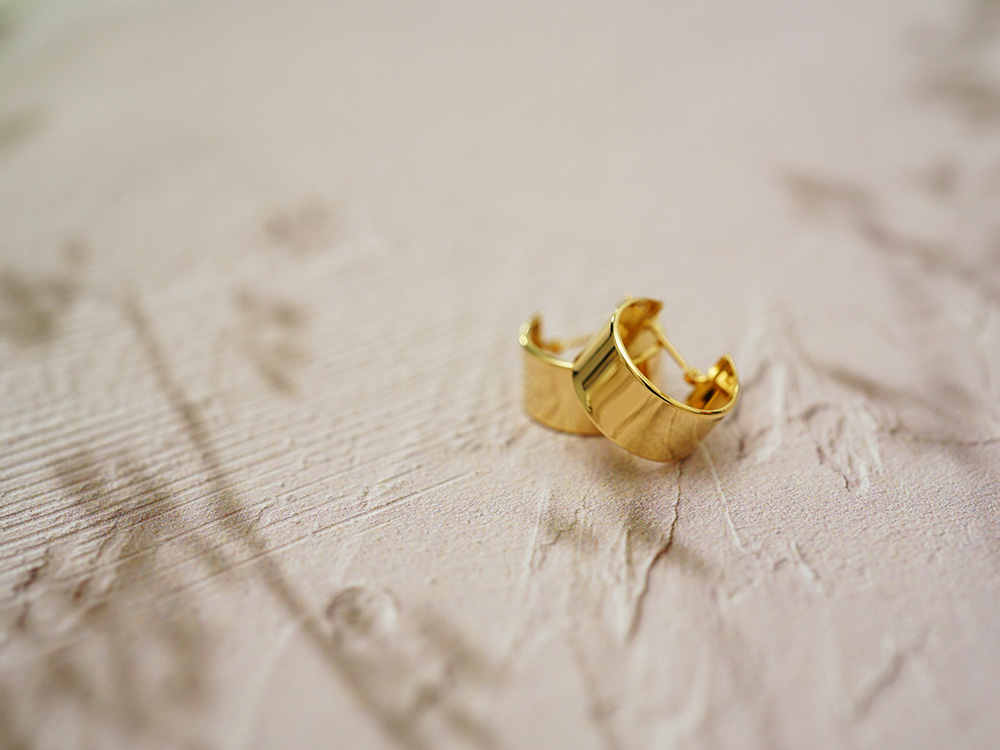 K18 フラッター フープピアス 15mmx8mm レディース 幅広 18K 18金 Pt