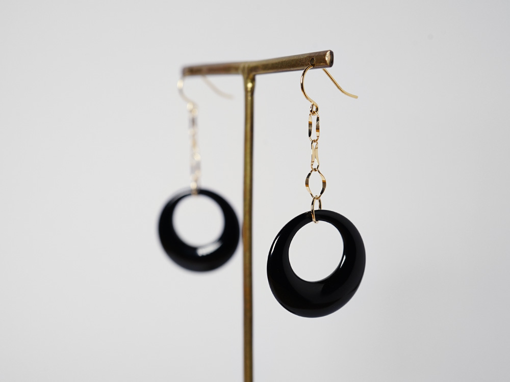 超人気ブティック ピアス オニキス オクロス K18 レディース 18k ブラックオニキス アクセサリー