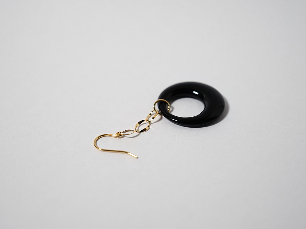 K18 オクロス オニキス ピアス レディース ブラックオニキス 18k