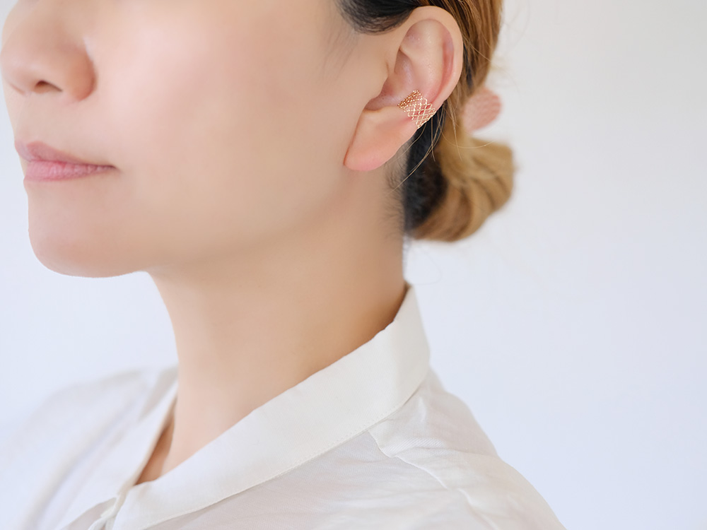 美品　k18YG イヤーカフ　パイプフープピアス 11/28午後値上げ実施】 【片耳販売】 K18 メッシュ イヤーカフ