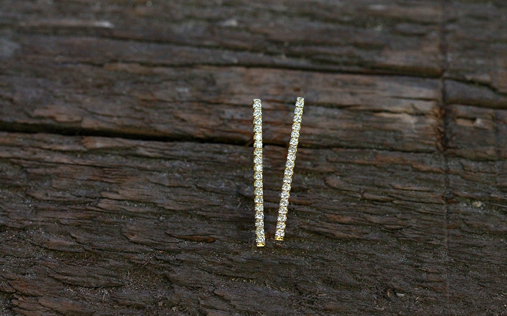 K18 リーニュ ダイヤモンド ピアス 細かく上品なピアス。 ダイヤ 18k