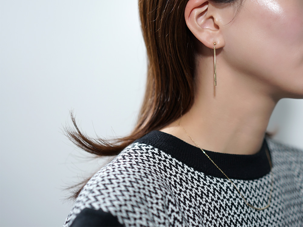 ピアス 18K Nejiri ストレート ス 安心 プレゼント レディース 18金