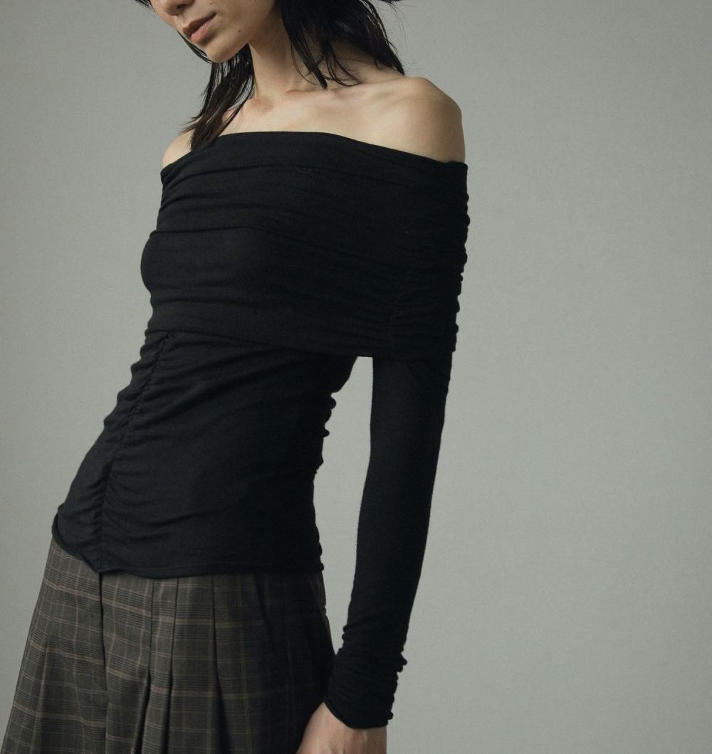 anuke（アンヌーク） SALE ANUKE (アンヌーク）Soft Offshoulder Tops