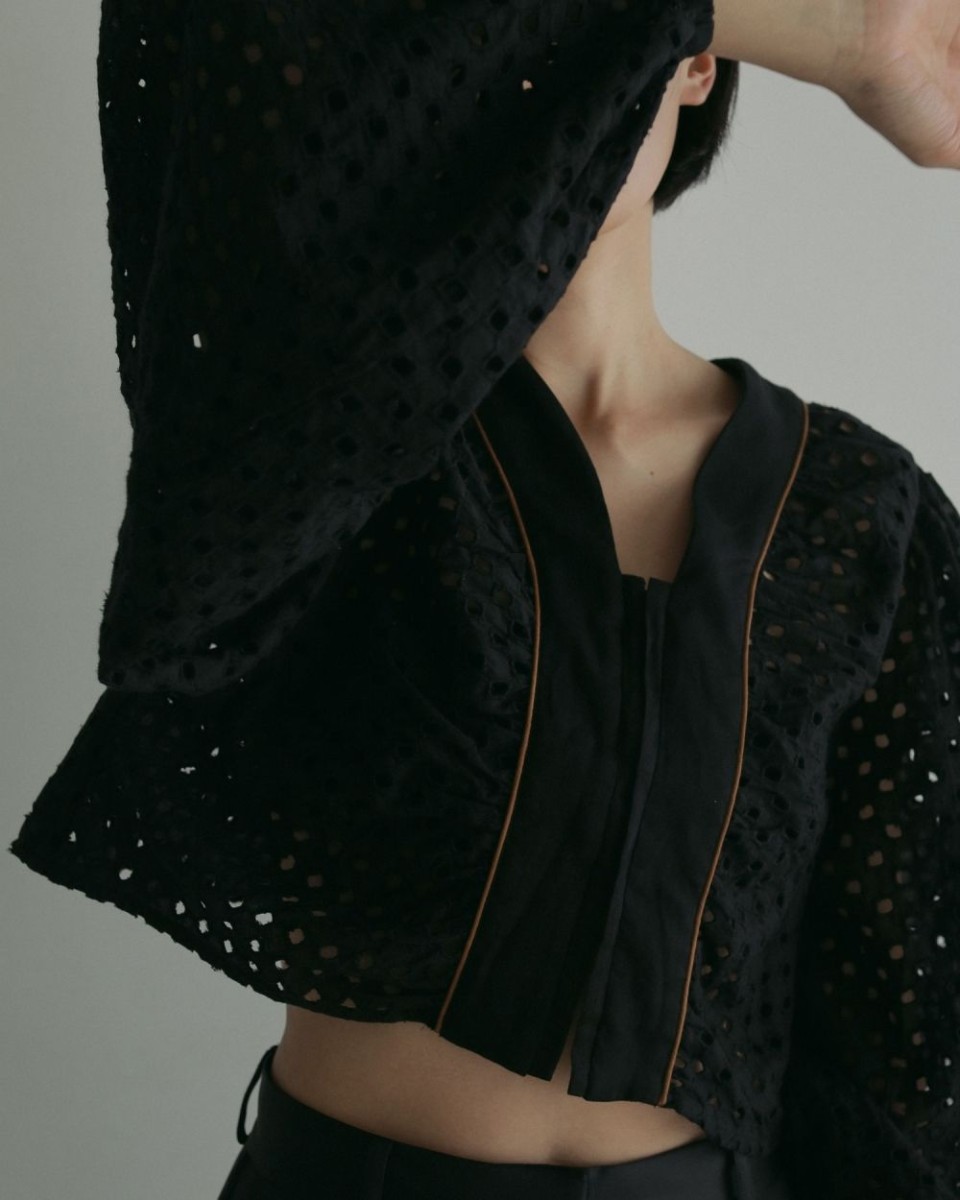 anuke（アンヌーク） (アンヌーク）Volume Cutwork Blouse 即納