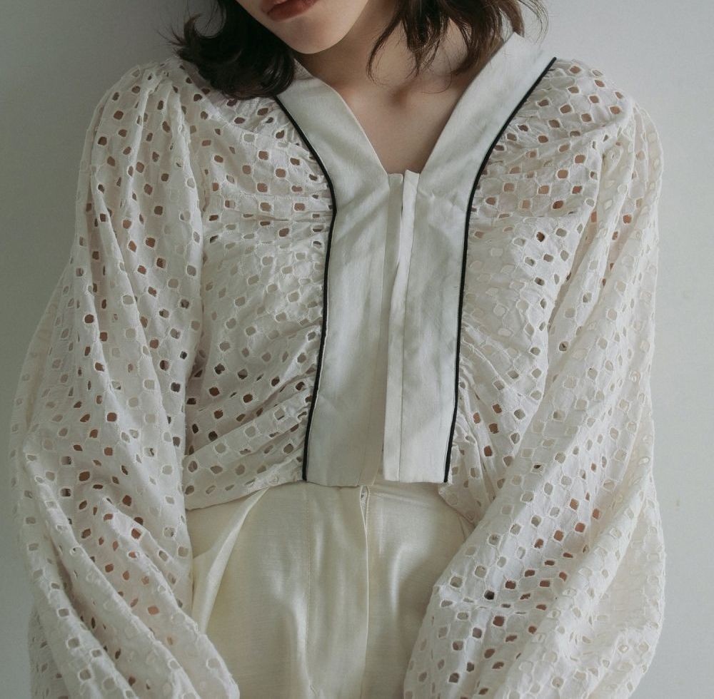anuke（アンヌーク） (アンヌーク）Volume Cutwork Blouse 即納
