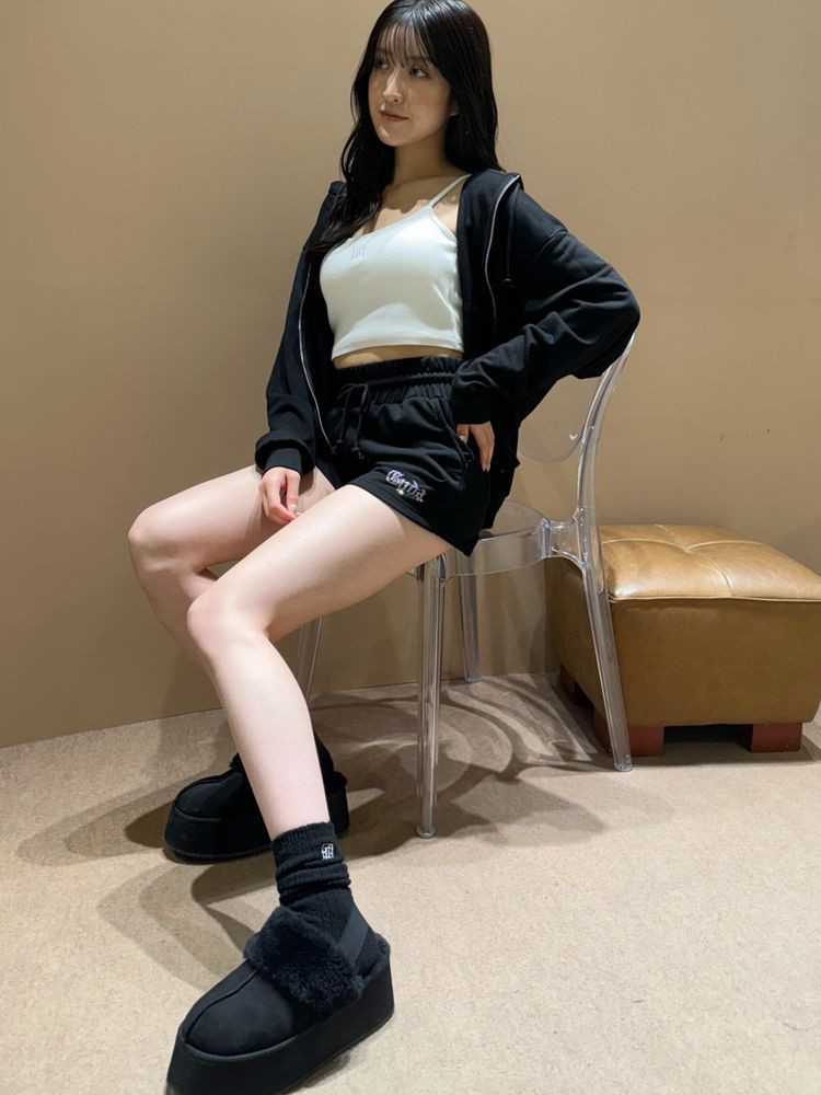 GYDA（ジェイダ） (ジェイダ）ラインストーンGYDAラメショートパンツ